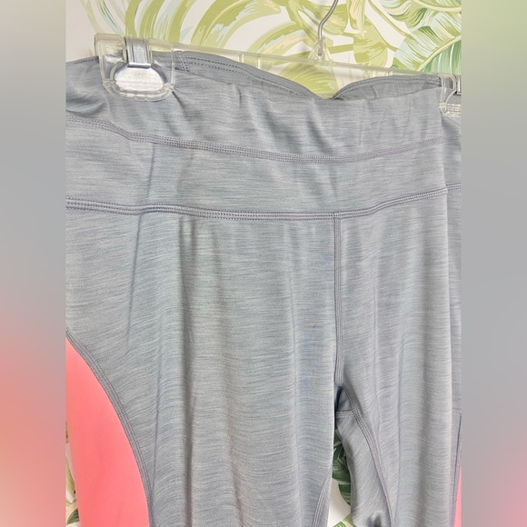Athleta Colorblock Sonar Capri Athletic Legging Midrise Sz Large Pink Blue Grey‎ - Picture 8 of 14